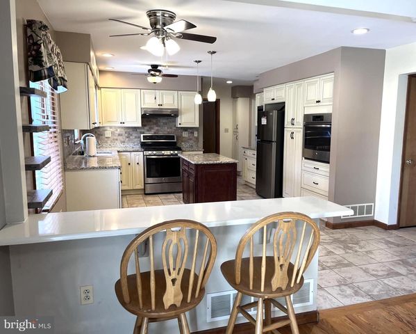 130 HOPKINS RD, New Egypt, NJ 08533