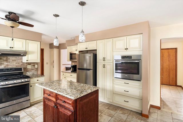 130 HOPKINS RD, New Egypt, NJ 08533