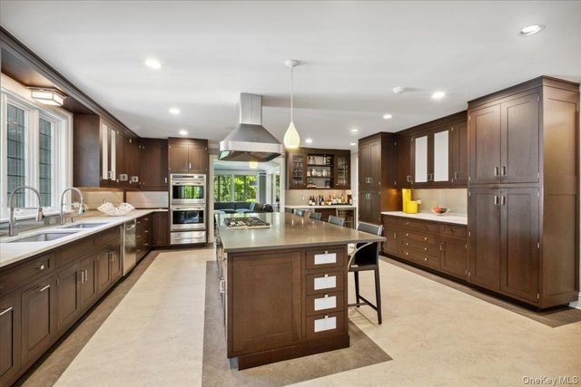 54 Inverness Road, Scarsdale, NY 10583