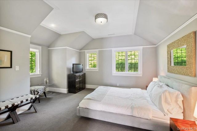 54 Inverness Road, Scarsdale, NY 10583