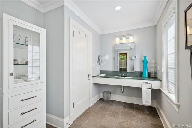 54 Inverness Road, Scarsdale, NY 10583