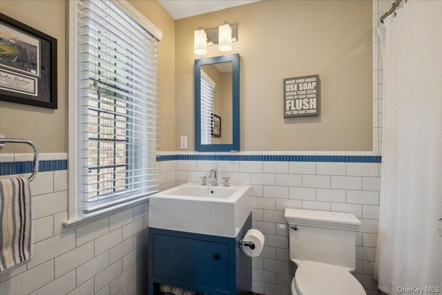 54 Inverness Road, Scarsdale, NY 10583