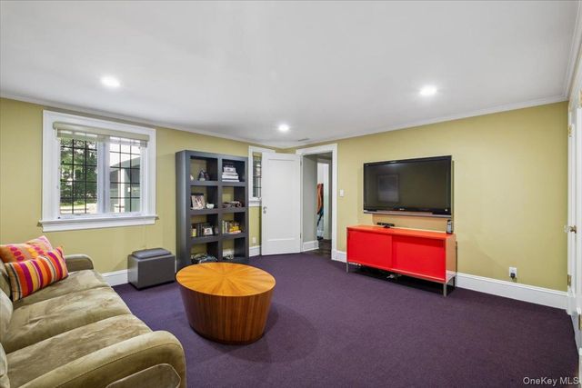 54 Inverness Road, Scarsdale, NY 10583