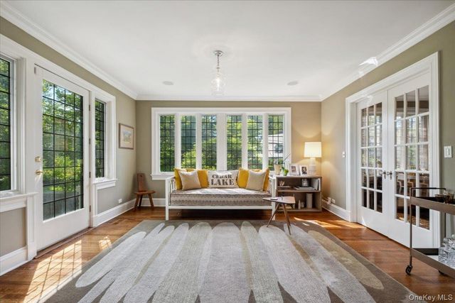 54 Inverness Road, Scarsdale, NY 10583