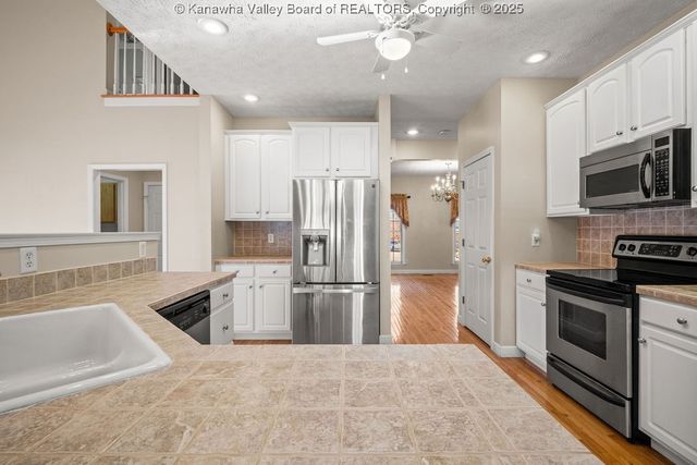 1050 St. Ives Drive, Hurricane, WV 25526