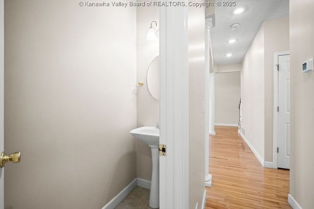 1050 St. Ives Drive, Hurricane, WV 25526