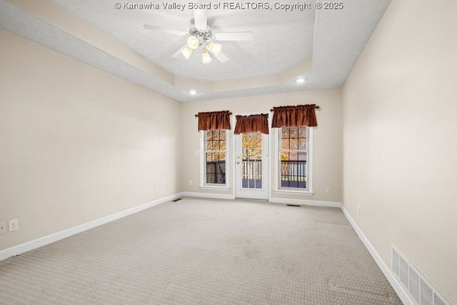 1050 St. Ives Drive, Hurricane, WV 25526