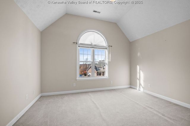 1050 St. Ives Drive, Hurricane, WV 25526