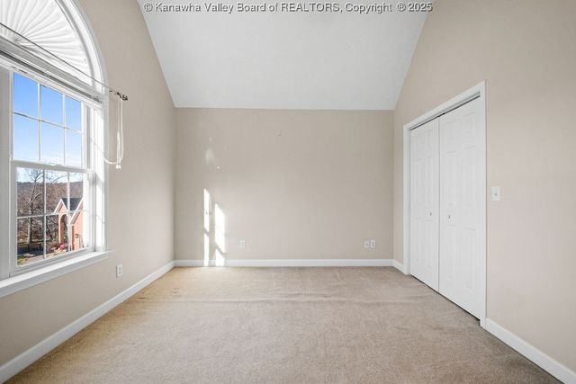 1050 St. Ives Drive, Hurricane, WV 25526