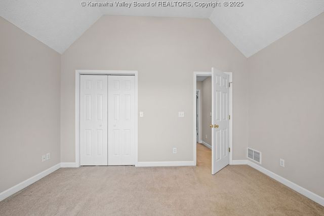 1050 St. Ives Drive, Hurricane, WV 25526