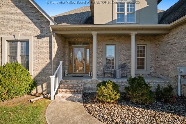 1050 St. Ives Drive, Hurricane, WV 25526