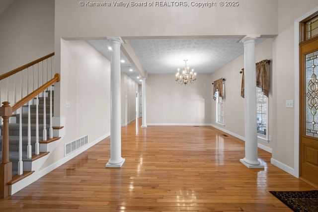 1050 St. Ives Drive, Hurricane, WV 25526