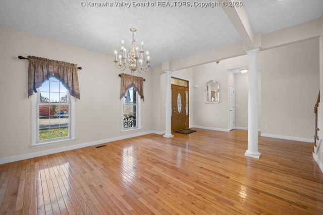 1050 St. Ives Drive, Hurricane, WV 25526