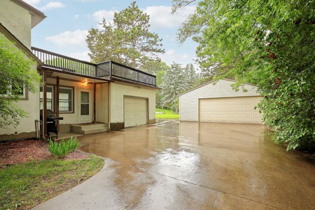 2911 Troseth Road, Roseville, MN 55113