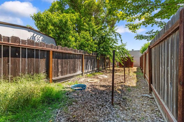 638 Orange Ave, Ripon, CA 95366