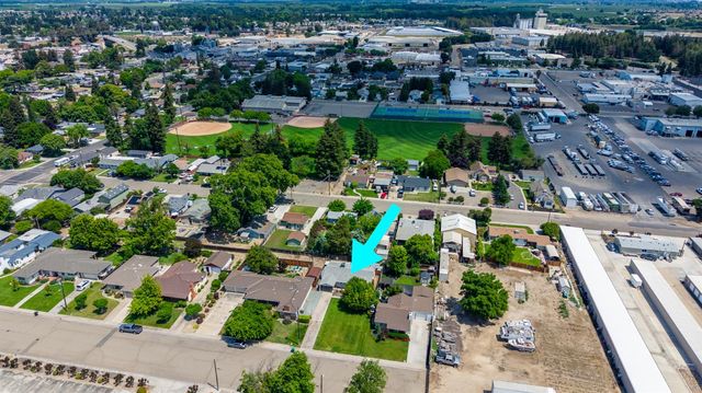 638 Orange Ave, Ripon, CA 95366