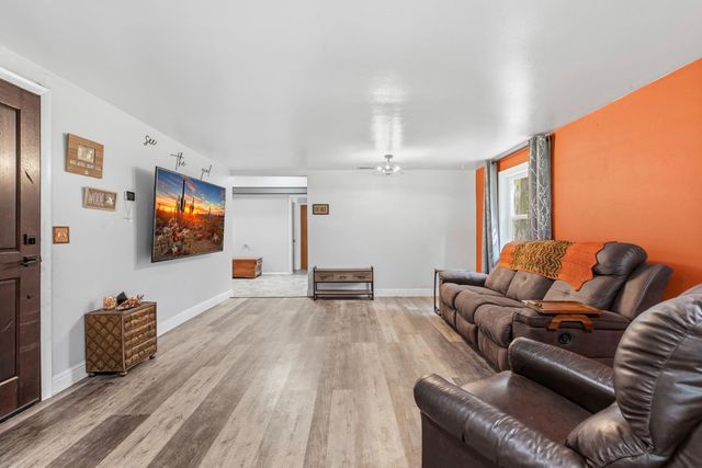 638 Orange Ave, Ripon, CA 95366