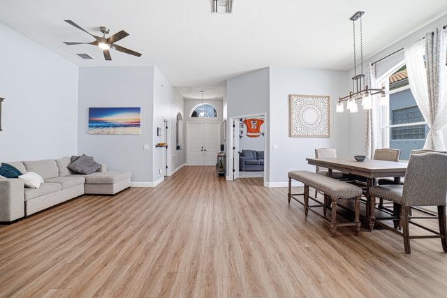 7272 Demedici Circle, Delray Beach, FL 33446