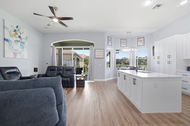 7272 Demedici Circle, Delray Beach, FL 33446