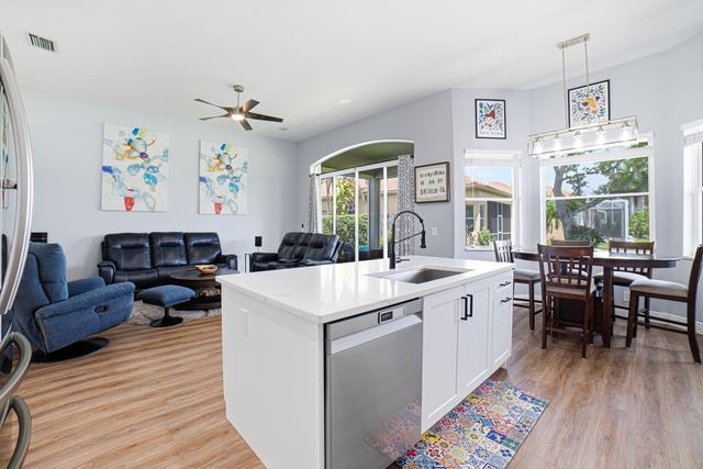 7272 Demedici Circle, Delray Beach, FL 33446