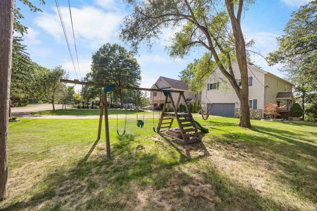 8970 River Valley Road, Hamburg Twp, MI 48116