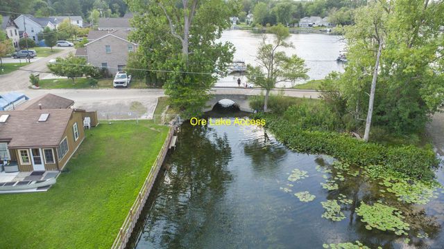 8970 River Valley Road, Hamburg Twp, MI 48116