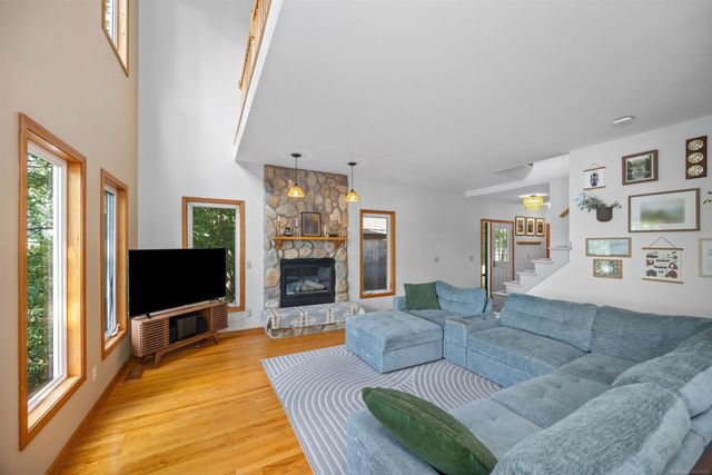 8970 River Valley Road, Hamburg Twp, MI 48116