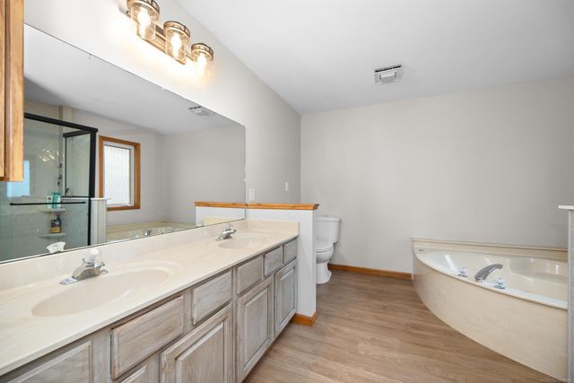 8970 River Valley Road, Hamburg Twp, MI 48116