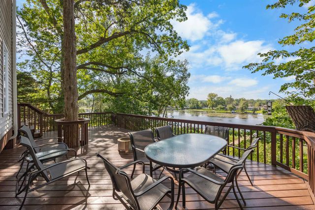 8970 River Valley Road, Hamburg Twp, MI 48116