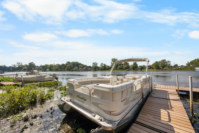 8970 River Valley Road, Hamburg Twp, MI 48116