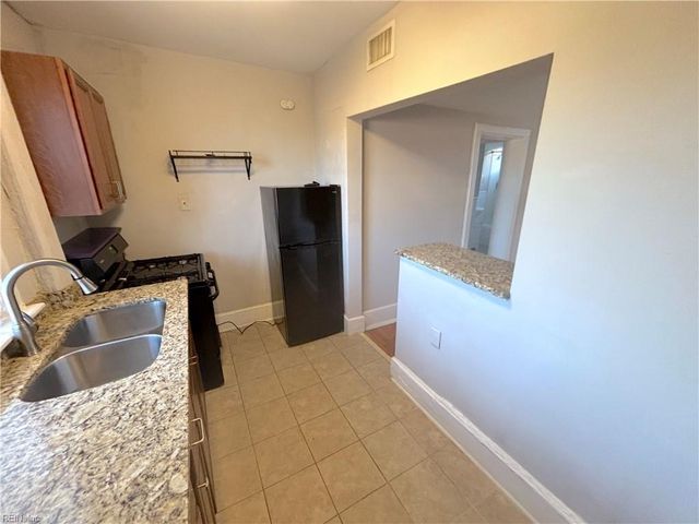 1217 Colonial Ave Apt C8, Norfolk, VA 23517