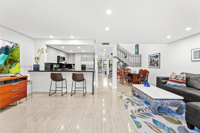 2528 N 38 Ave D-32, Hollywood, FL 33021