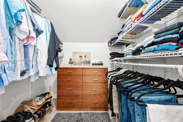 2528 N 38 Ave D-32, Hollywood, FL 33021