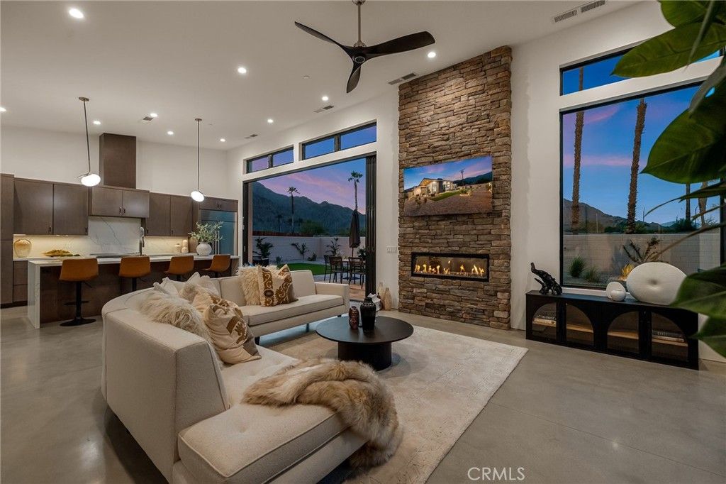 Image 10 of property listing at 51015 Avenida Velasco, La Quinta, CA 92253