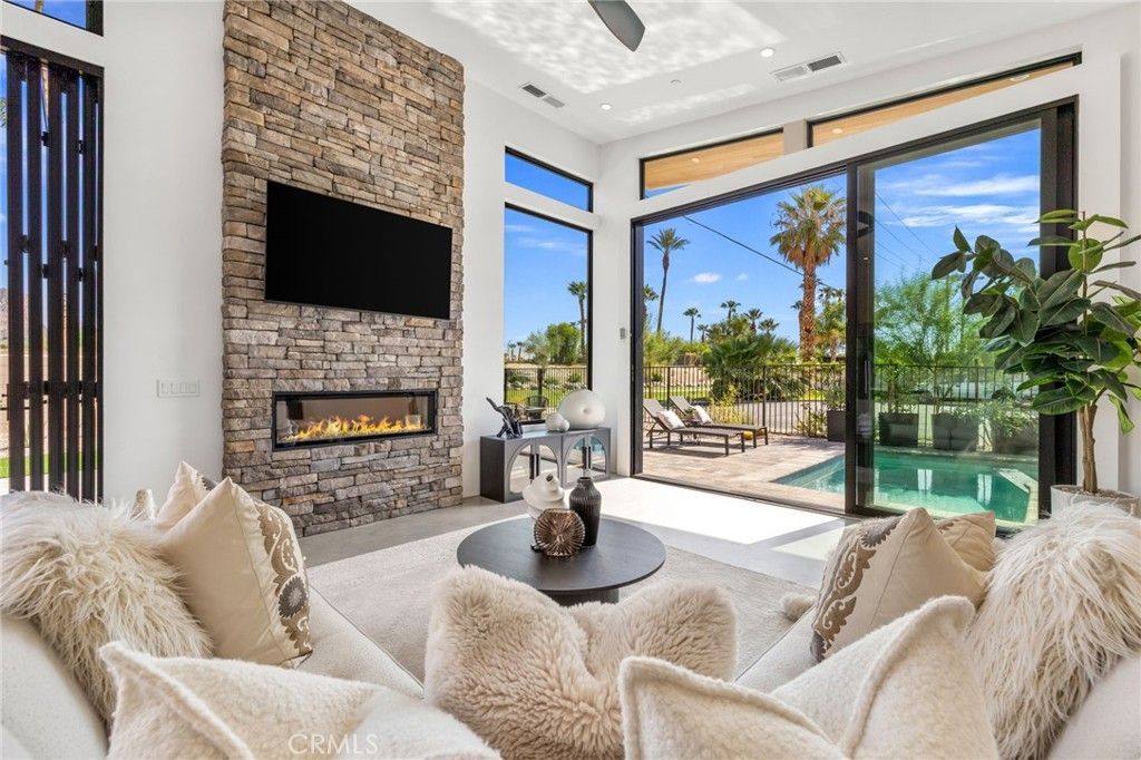 Image 13 of property listing at 51015 Avenida Velasco, La Quinta, CA 92253