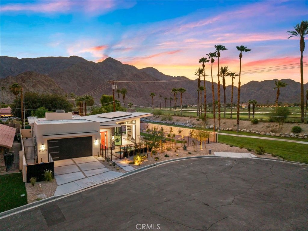 Image 3 of property listing at 51015 Avenida Velasco, La Quinta, CA 92253