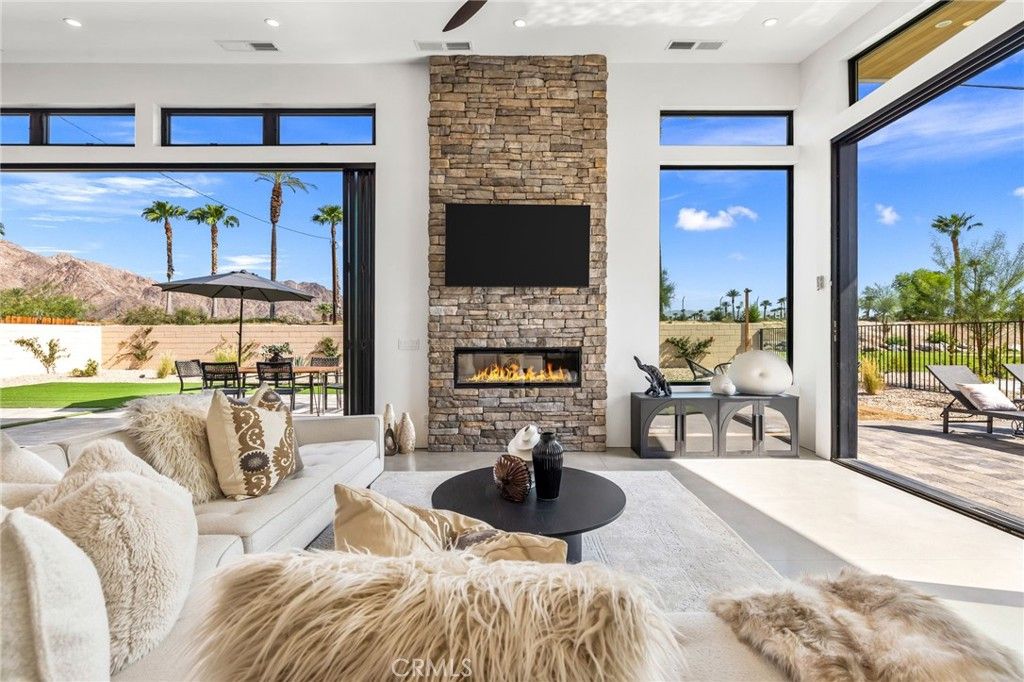 Image 8 of property listing at 51015 Avenida Velasco, La Quinta, CA 92253