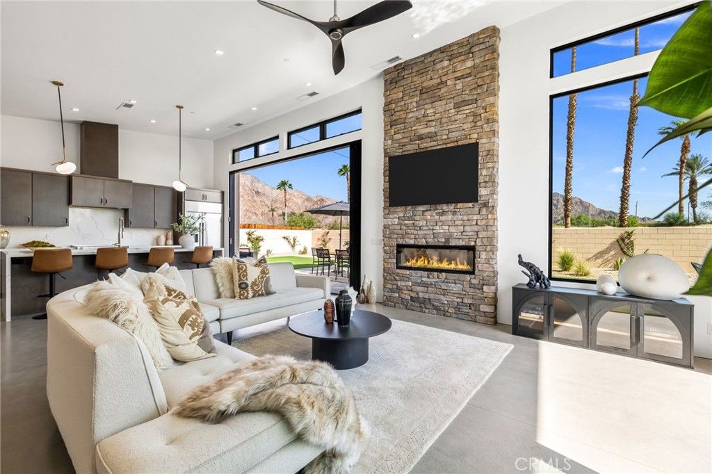 Image 9 of property listing at 51015 Avenida Velasco, La Quinta, CA 92253