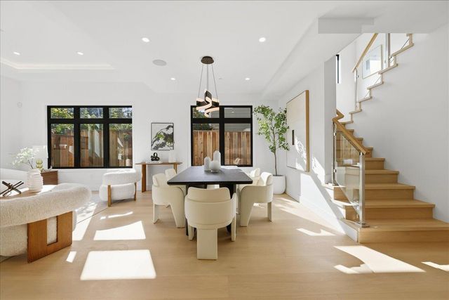 852 La Para Avenue, Palo Alto, CA 94306