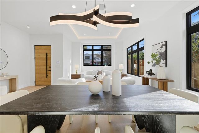 852 La Para Avenue, Palo Alto, CA 94306