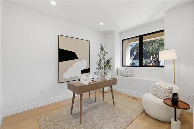 852 La Para Avenue, Palo Alto, CA 94306