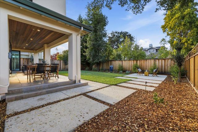 852 La Para Avenue, Palo Alto, CA 94306