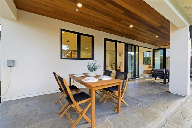 852 La Para Avenue, Palo Alto, CA 94306