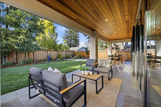 852 La Para Avenue, Palo Alto, CA 94306