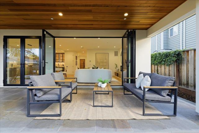 852 La Para Avenue, Palo Alto, CA 94306