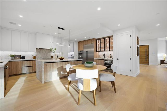 852 La Para Avenue, Palo Alto, CA 94306