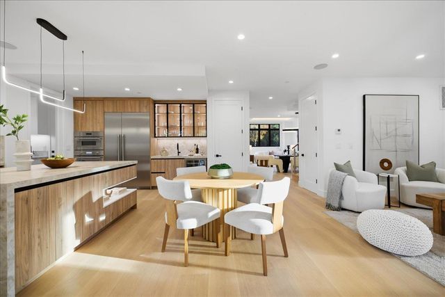 852 La Para Avenue, Palo Alto, CA 94306