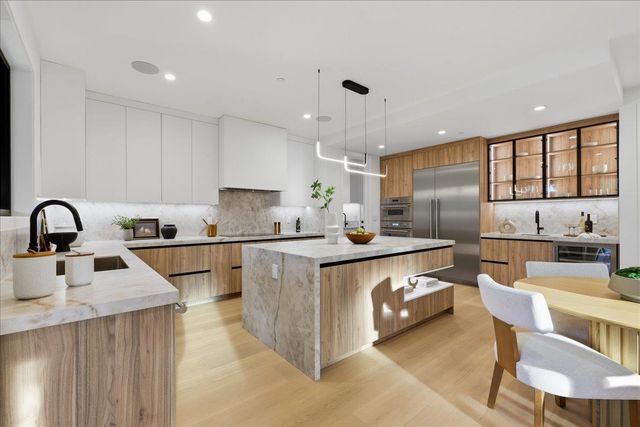 852 La Para Avenue, Palo Alto, CA 94306