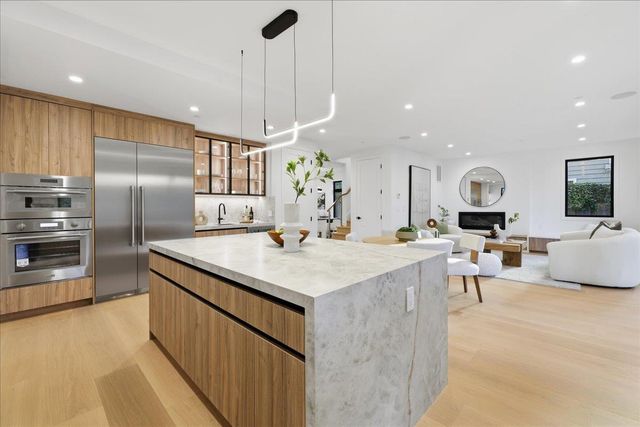 852 La Para Avenue, Palo Alto, CA 94306