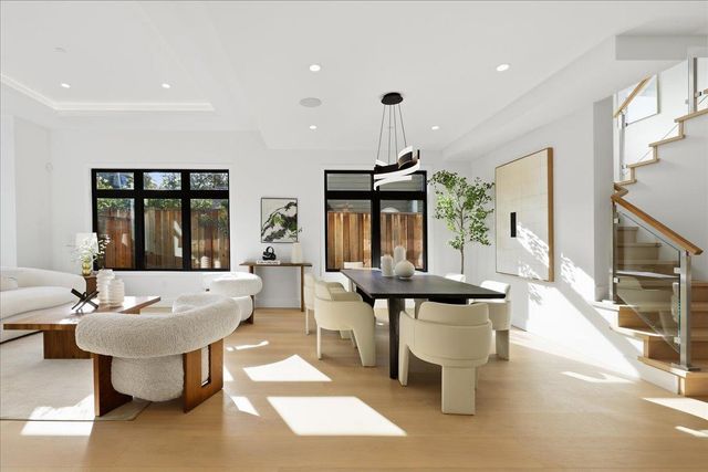 852 La Para Avenue, Palo Alto, CA 94306